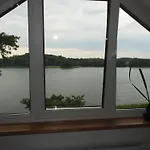 Dom Nad Jeziorem Βίλα *